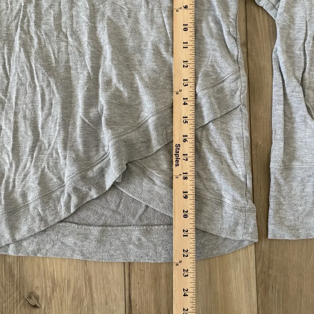 Athleta Sweatshirt Womens XS Crossover Crewneck Long Sleeve Super Soft Shirt